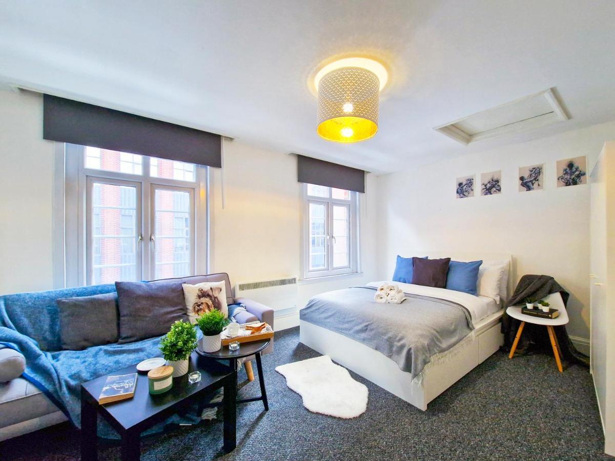 Spacious Room With Sofa London Luaran gambar